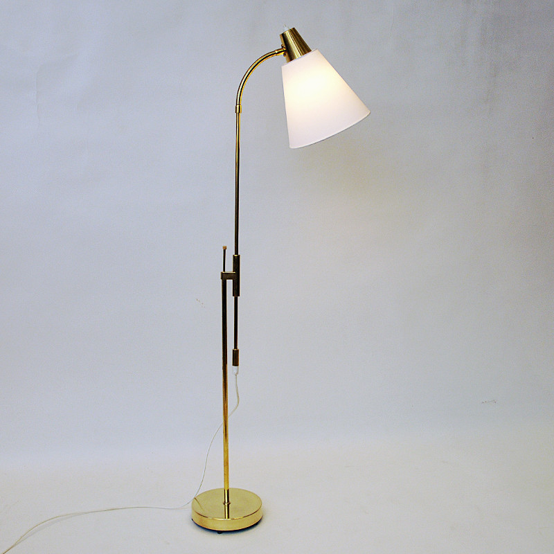 Verstellbare Vintage-Stehlampe aus Messing Mod 7030 von Falkenberg Belysning, Schweden 1950