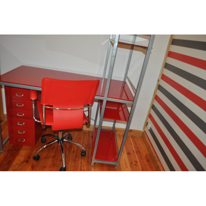 Bureau vintage Bauhaus avec chaise et armoire en métal