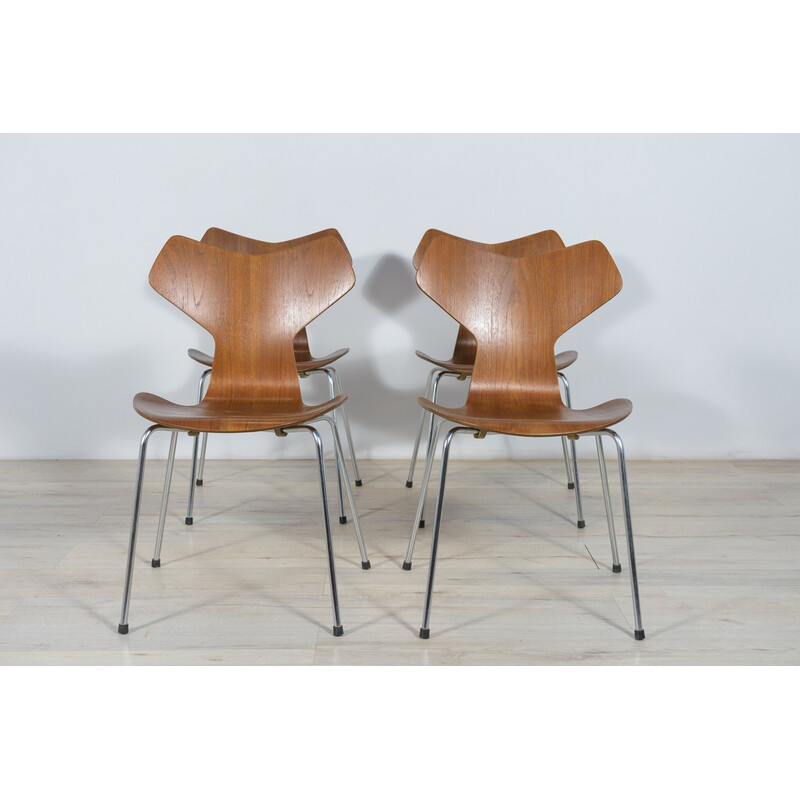 Set of 4 vintage model 3130 dining chairs by Arne Jacobsen for Fritz Hansen, 1970s