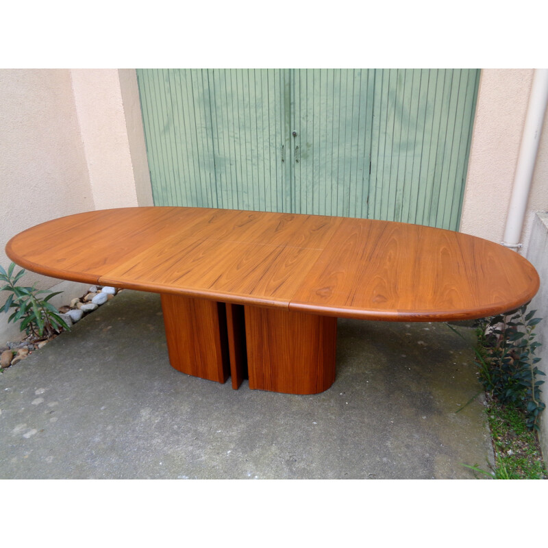 Skovby scandinavian oval dining table in teak - 1980s