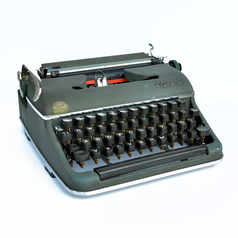 Máquina de escrever Vintage por Olympia Wilhelmshaven, Alemanha 1953