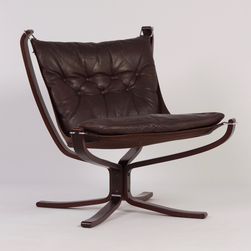 Chauffeuse "Falcon Chair" Vatne Mobler en cuir marron, Sigurd RESSELL - 1970