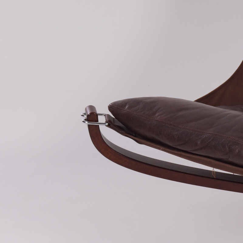 Chauffeuse "Falcon Chair" Vatne Mobler en cuir marron, Sigurd RESSELL - 1970