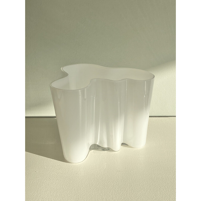 Vintage white 3030 Savoy vase by Alvar Aalto for Iittala, Finland