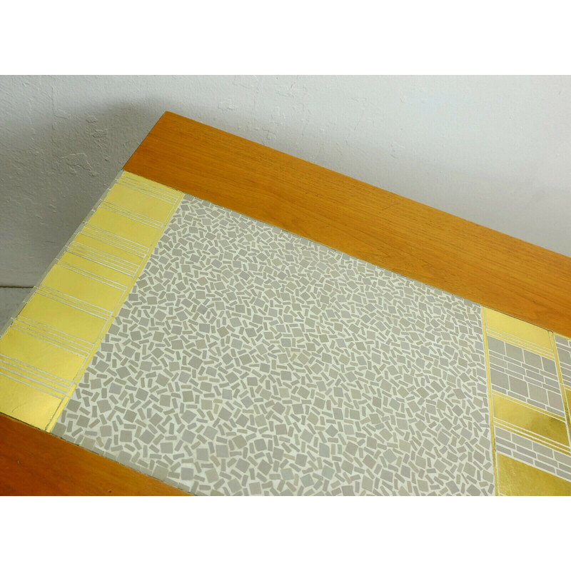 Mesa de centro vintage en nogal con mosaico gris y dorado, años 60