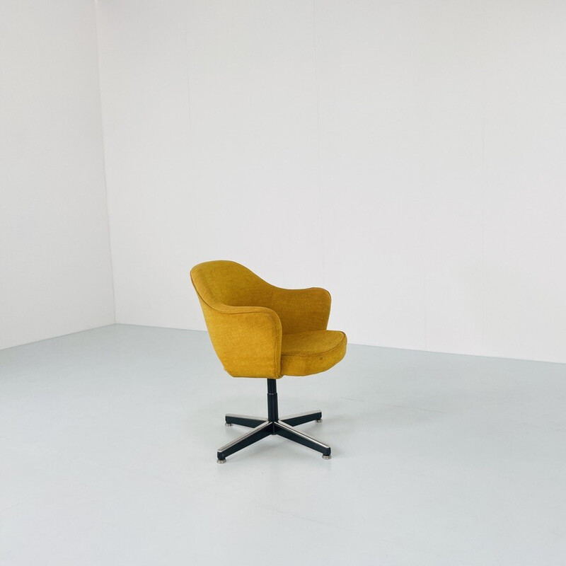 Vintage "Conference" armchair by Eero Saarinen for Knoll, Italy 1960