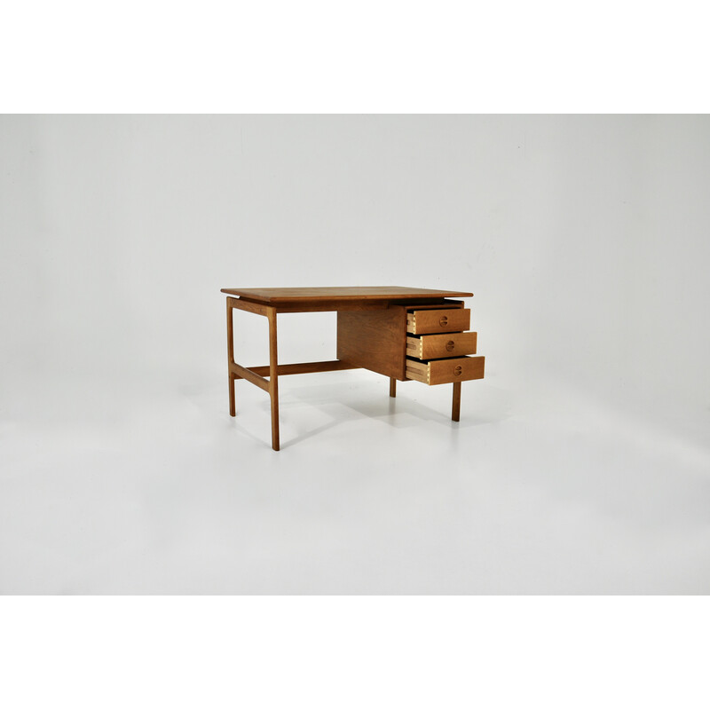 Bureau vintage en bois avec 3 tiroirs par Arne Vodder, 1960