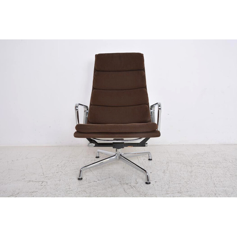 Vintage Soft Pad Ea 222 armchair by Charles and Ray Eames for Vitra, 1969