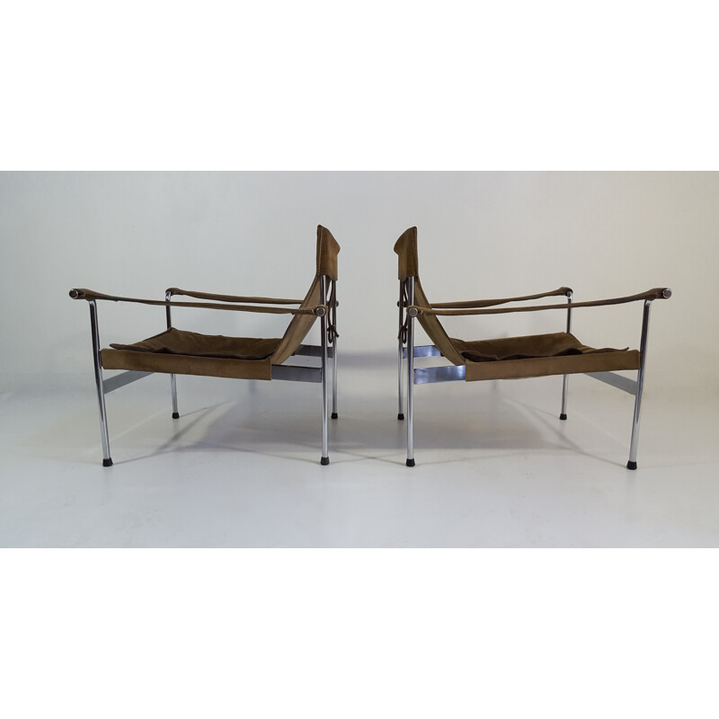 Paire de fauteuils lounge "D99" Tecta en daim brun clair et acier chromé, Hans KÖNECKE - 1960