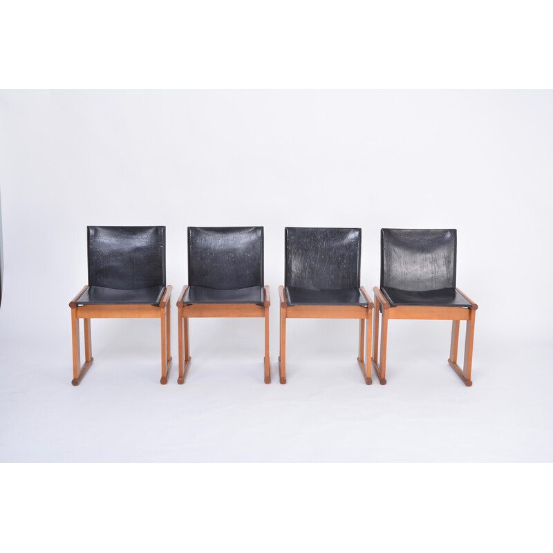 Set di 4 sedie vintage in pelle nera di Afra e Tobia Scarpa