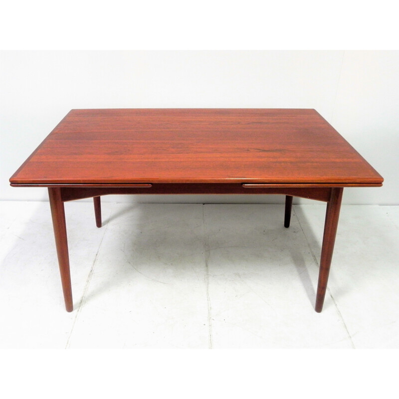 Extendable Scandinavian dining table in teak - 1960s