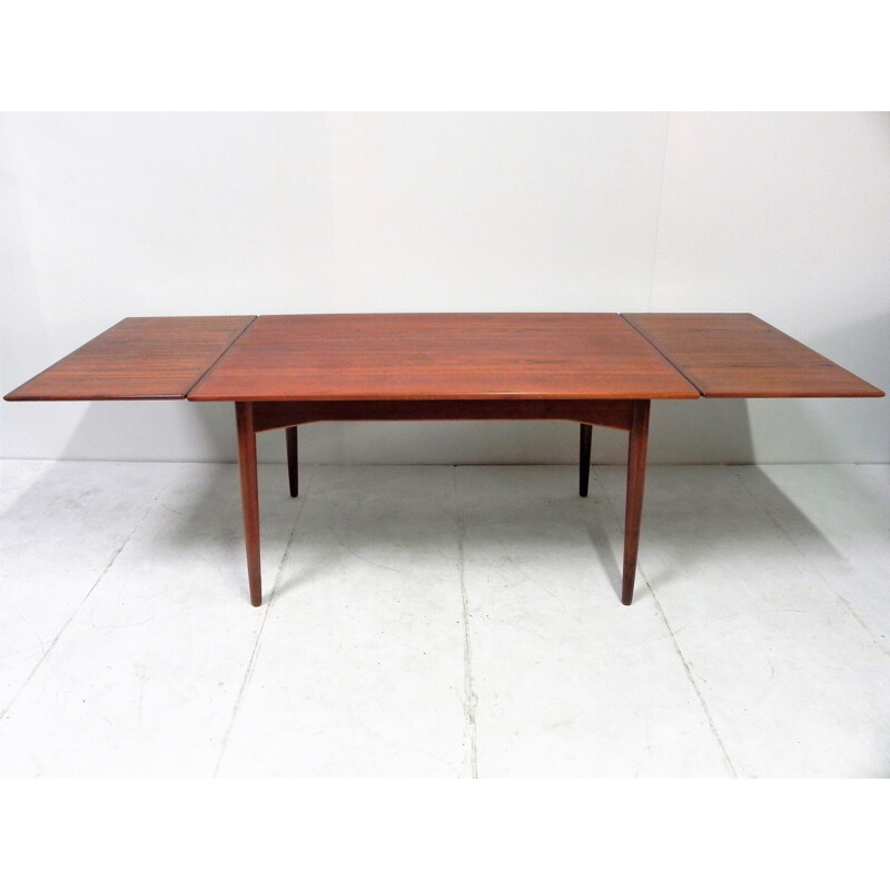 Extendable Scandinavian dining table in teak - 1960s