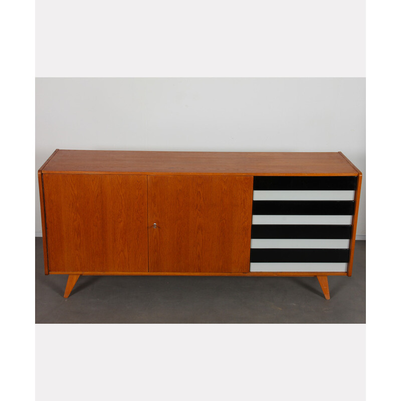 Credenza vintage in rovere modello U-460 di Jiri Jiroutek per Interier Praha, 1960