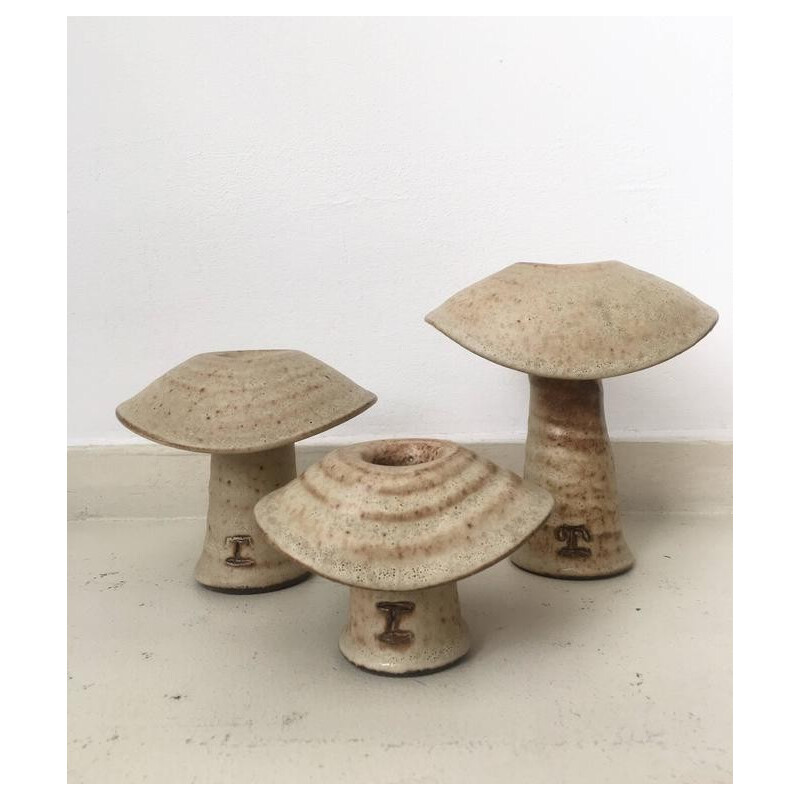 Set of 3 vintage beige ceramic mushroom sculptures by Freek Berends, 1980