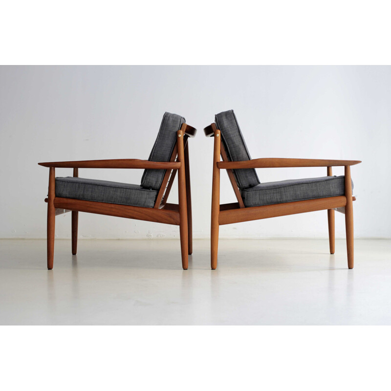 Pair of easy grey chairs Glostrup, Arne VODDER - 1950s