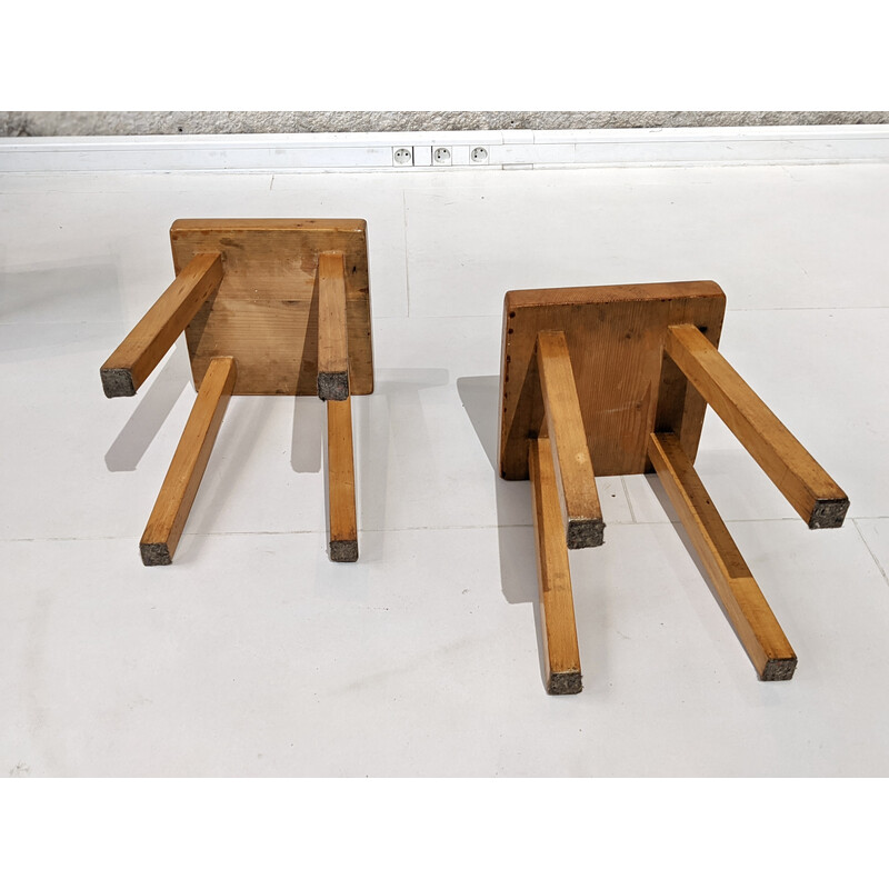 Lot de 4 tabourets vintage en bois de pin, sélection Charlotte Perriand pour Les Arcs 1960