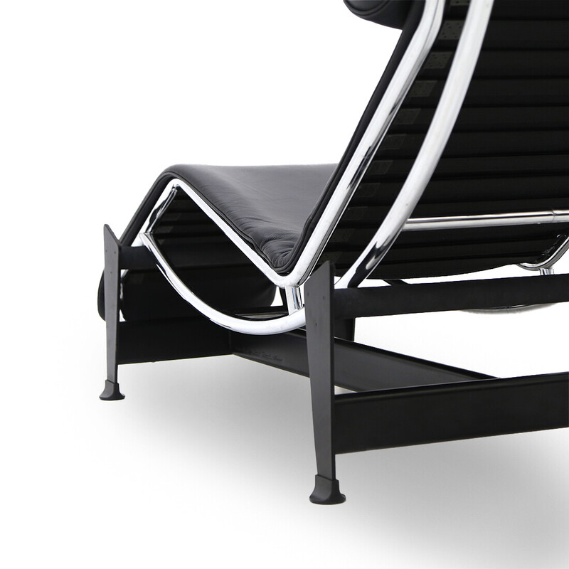 Vintage Lc4 lounge chair by Le Corbusier, Pierre Jeanneret and Charlotte Perriand for Cassina, 1960s