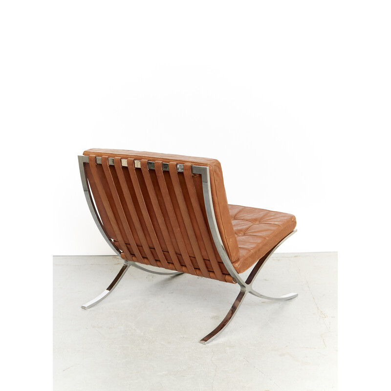 Poltrona vintage Barcelona modello Mr90 di Ludwig Mies Van Der Rohe per Knoll International