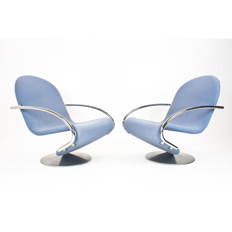 Fritz Hansen pair of two light blue woolen and aluminium easy chairs,  Verner PANTON - 1970s 