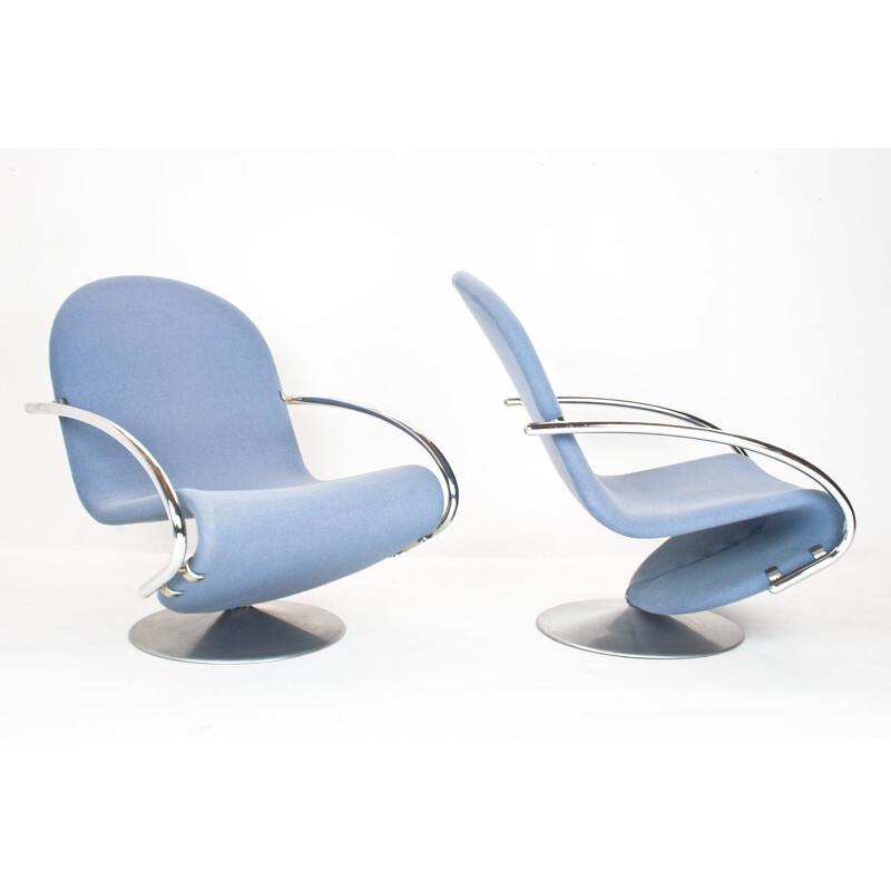 Fritz Hansen pair of two light blue woolen and aluminium easy chairs,  Verner PANTON - 1970s 