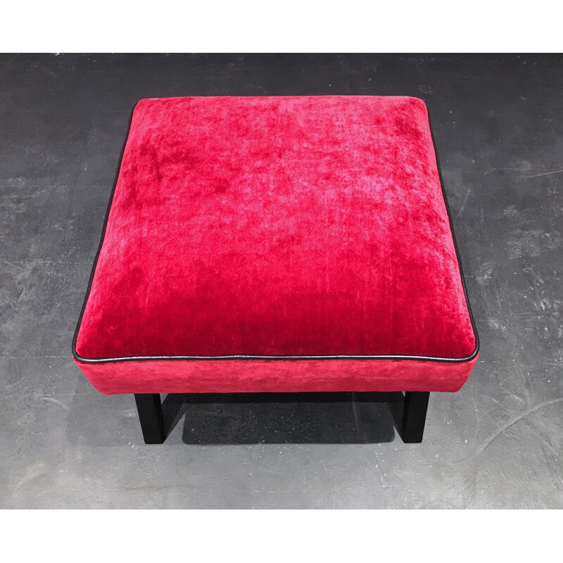 Mid-century red lounge chair with ottoman in velvet and wood - 1950s