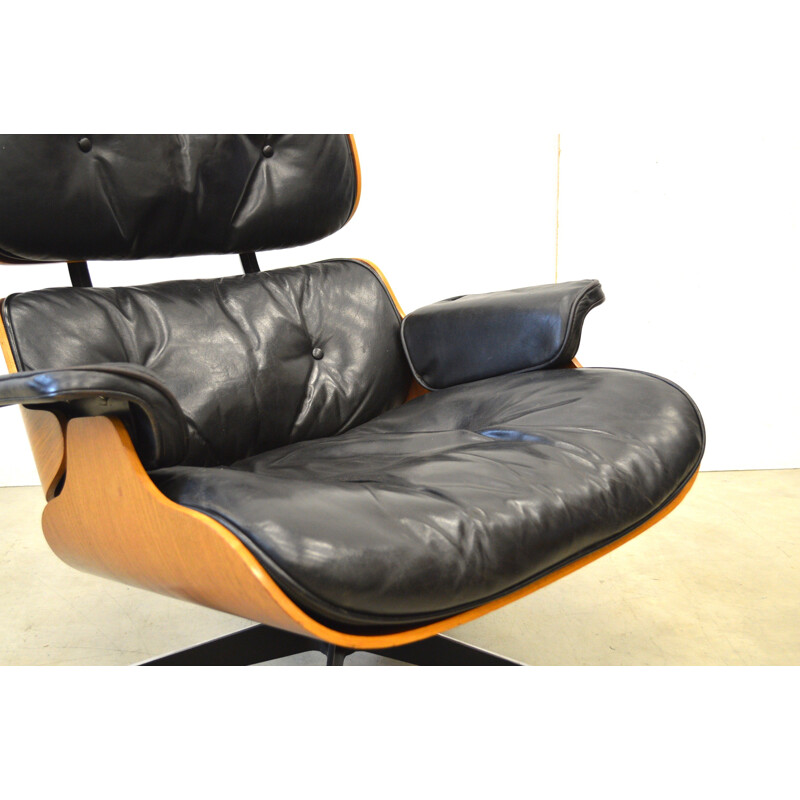 "Lounge chair" rosewood and black leather, Charles & Ray EAMES - 1950s