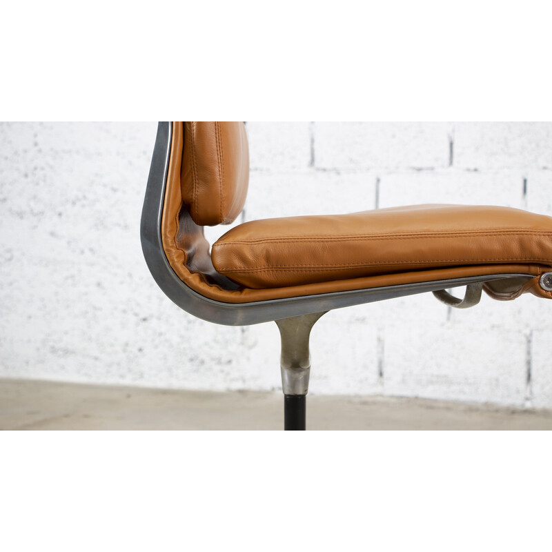 Vintage Soft pad Ea 205 leather armchair by Ray and Charles Eames for Herman Miller