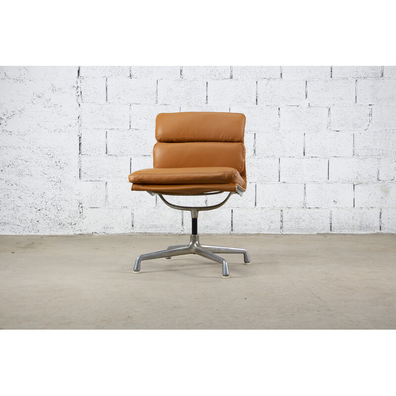 Vintage Soft pad Ea 205 leather armchair by Ray and Charles Eames for Herman Miller