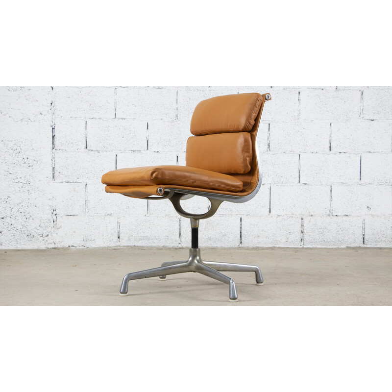 Vintage Soft pad Ea 205 leather armchair by Ray and Charles Eames for Herman Miller