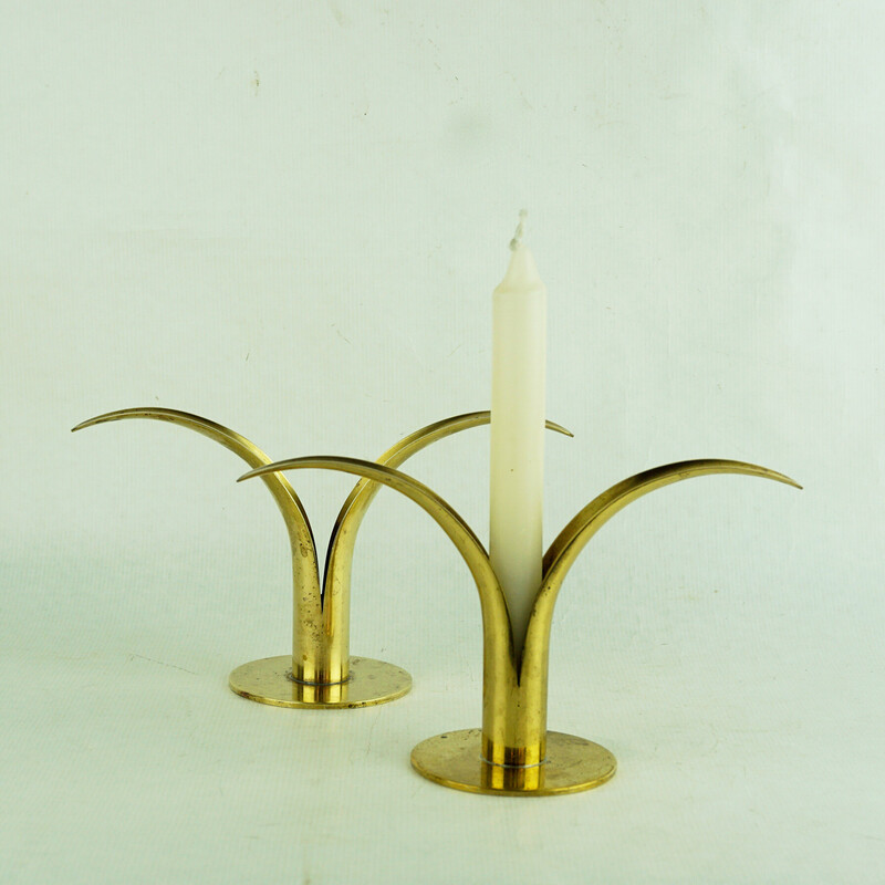 Coppia di candelieri scandinavi d'epoca in ottone Liljan di I.A.Björk per Ystad, Svezia