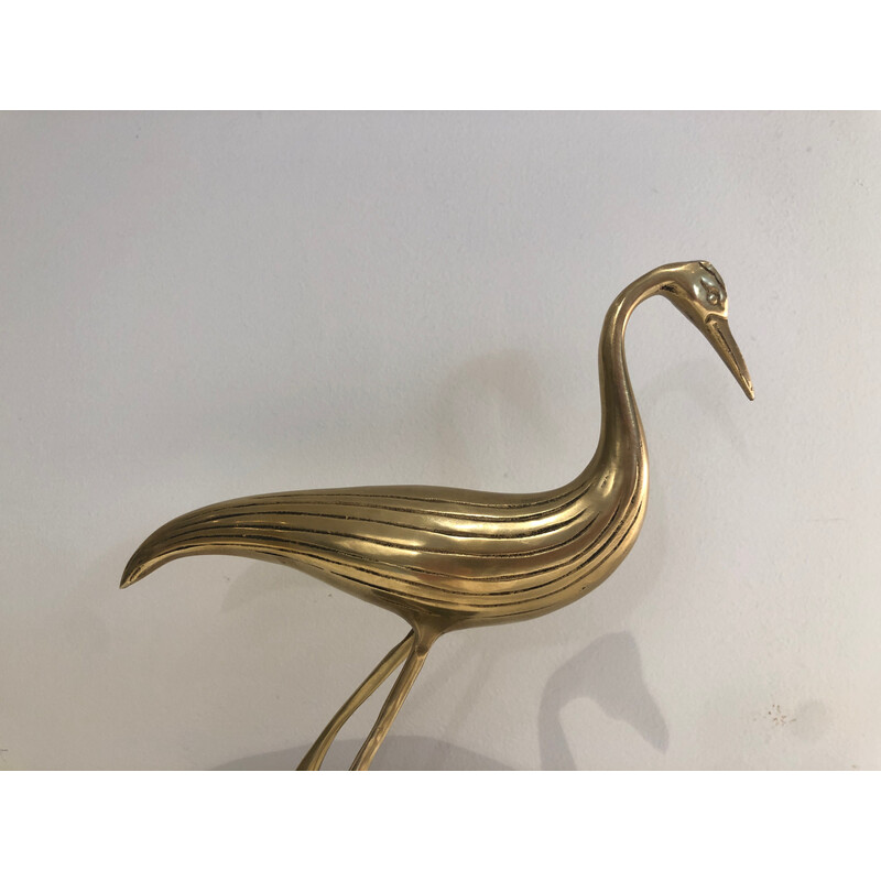 Pájaro estilizado de latón vintage sobre base de madera ennegrecida, 1970