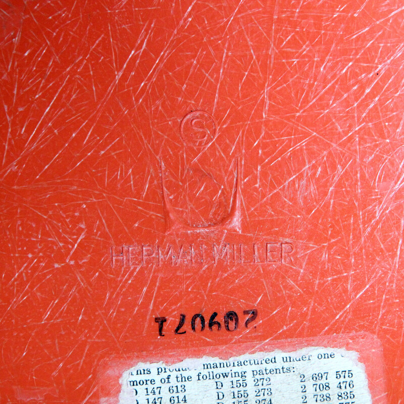 Coppia di sedie Dsw arancioni vintage di Charles e Ray Eames per Herman Miller