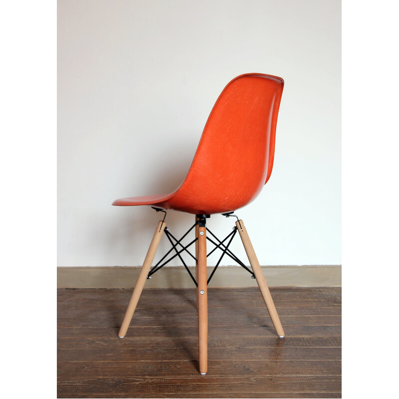 Paar vintage oranje Dsw stoelen van Charles en Ray Eames voor Herman Miller