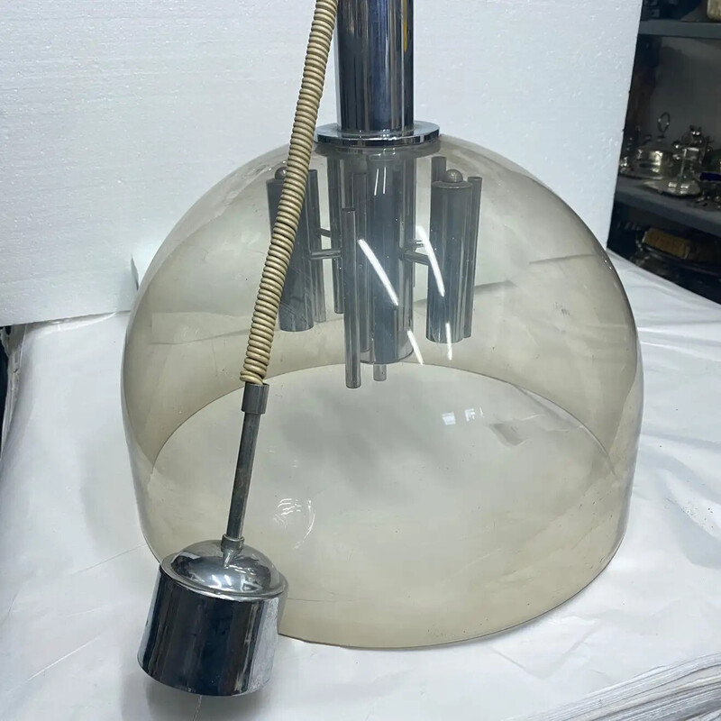 Lampada a sospensione italiana di tipo space-age in plexiglass grigio e metallo cromato, 1970