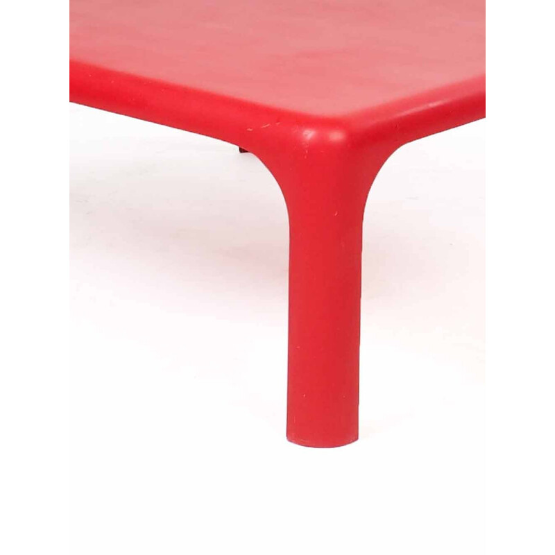 Tavolino rosso vintage di V. Magistretti per Studio Artemide, 1966