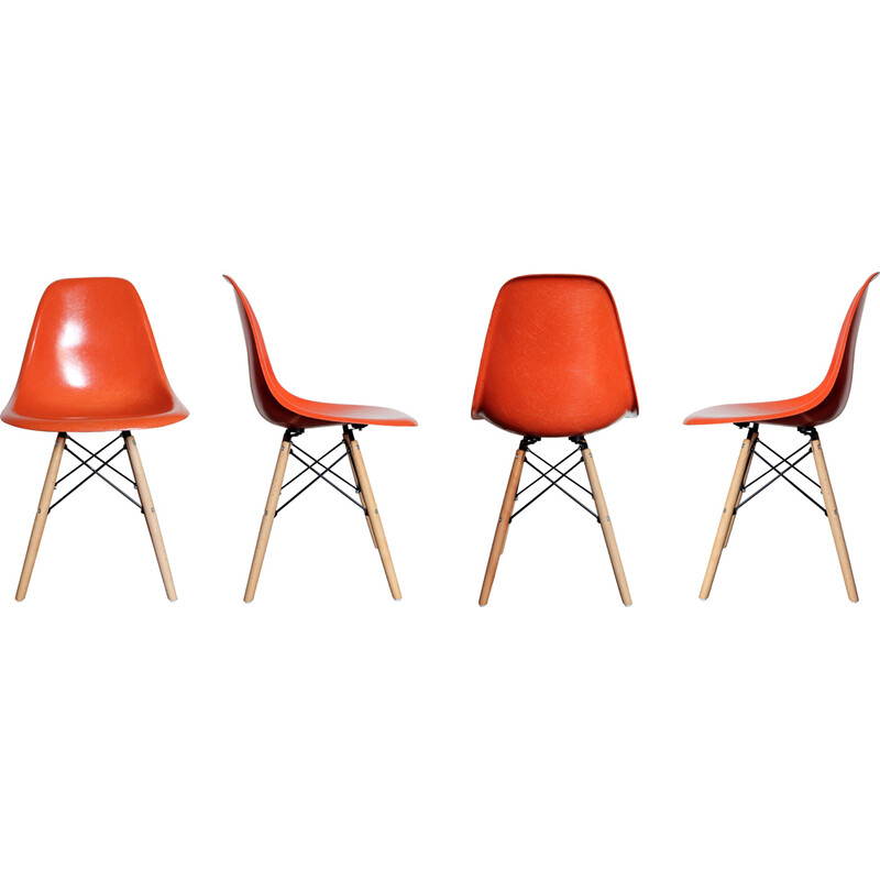 Lot de 4 chaises vintage Dsw par Charles et Ray Eames pour Herman Miller