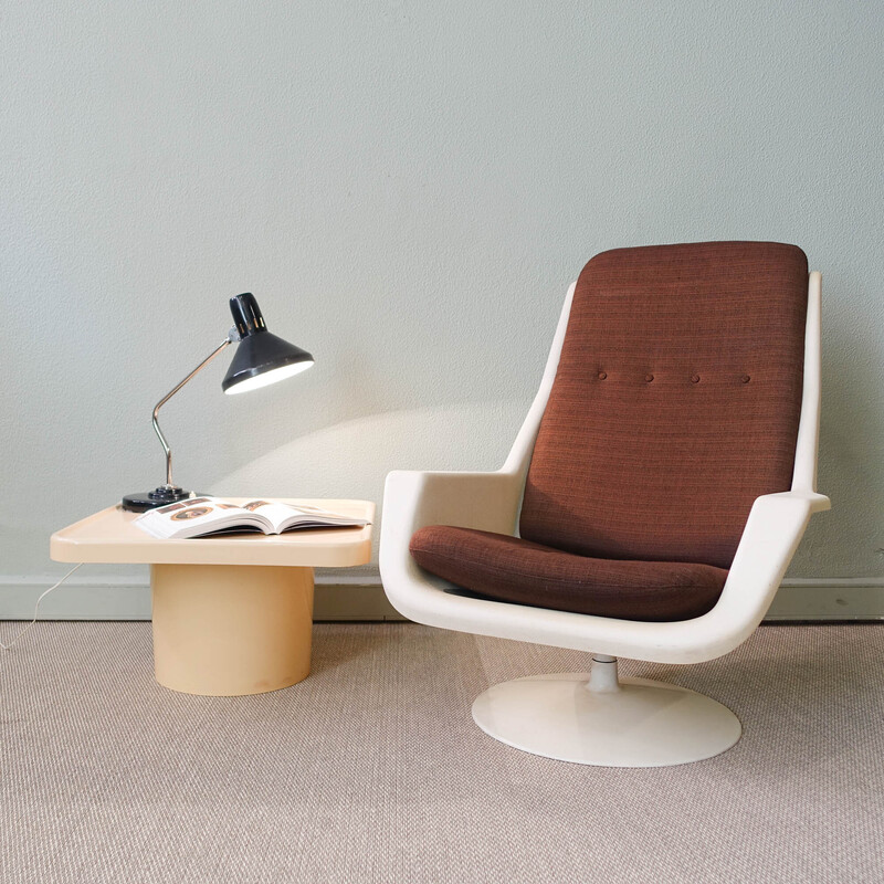 Vintage swivel armchair and side table by Robin Day for Hille, 1970s