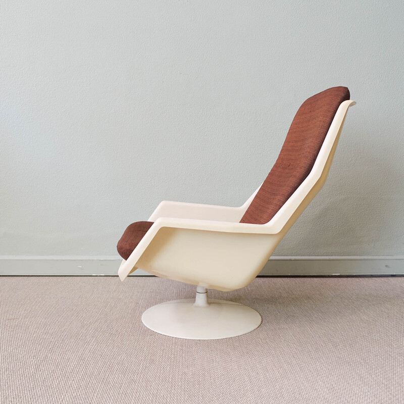 Vintage swivel armchair and side table by Robin Day for Hille, 1970s