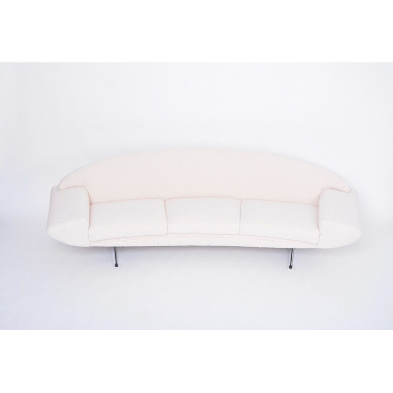 Sofá vintage Capri retapizado en piel de felpa blanca por Johannes Andersen