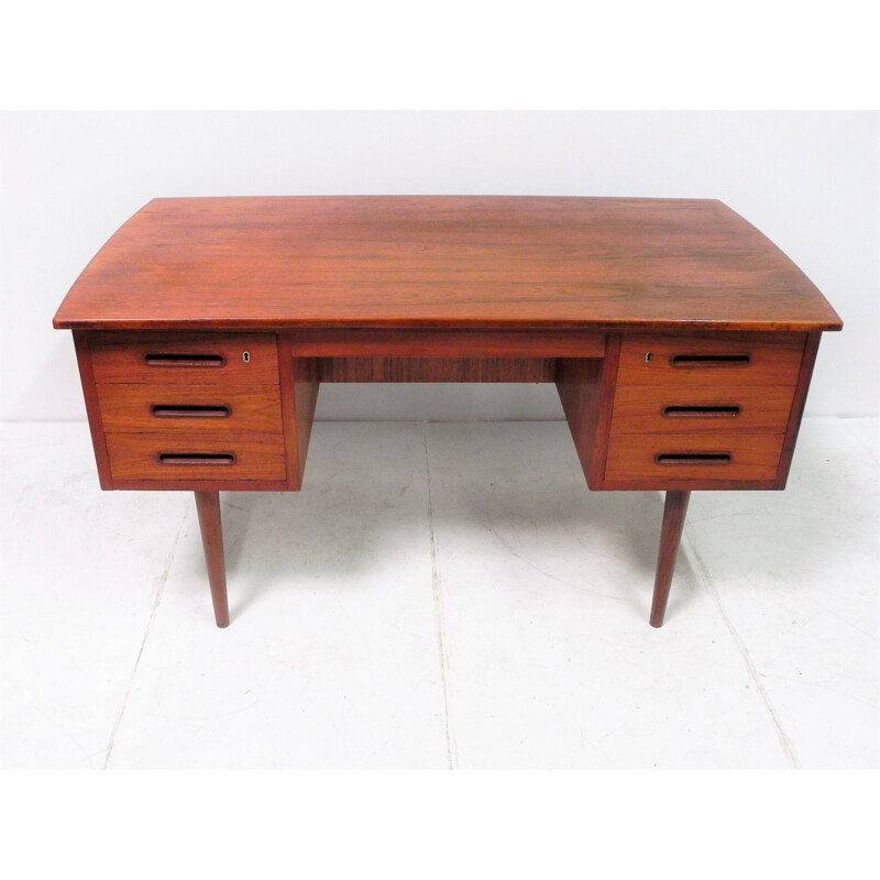 Danish desk with concave shape in teak - 1960s