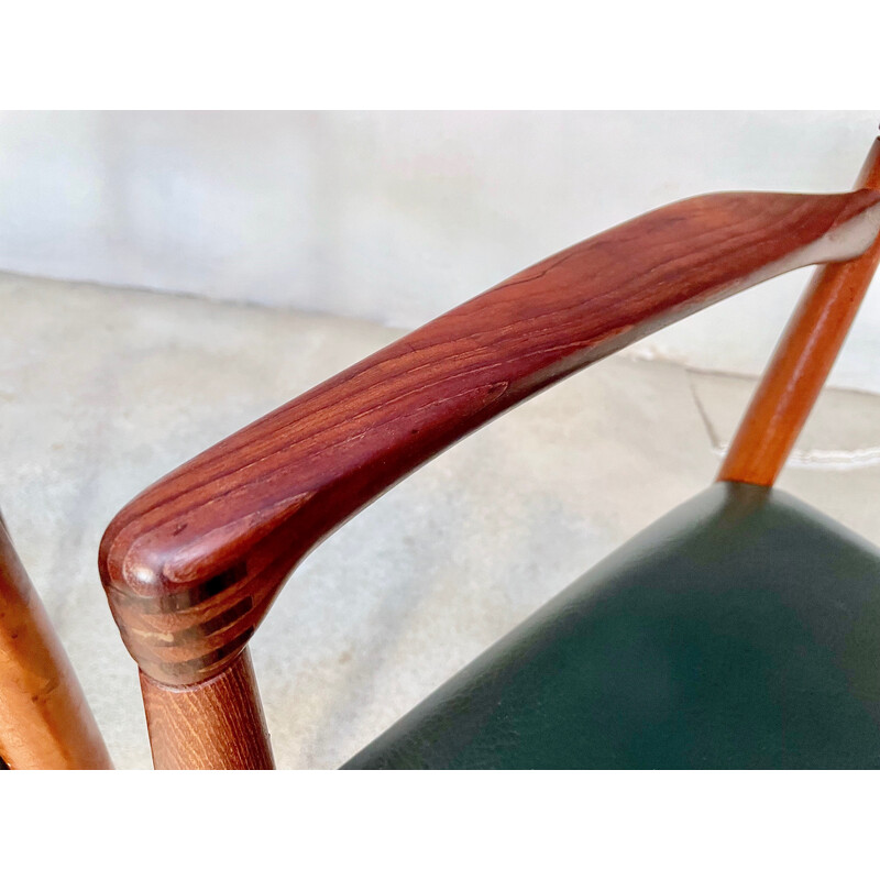 Paar vintage Deense fauteuils in teak met leren zittingen door H.W. Klein voor Bramin, jaren 1960