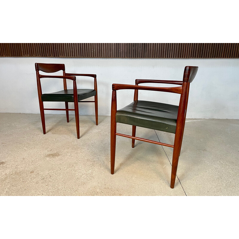 Par de poltronas dinamarquesas vintage em teca com assentos de couro por H.W. Klein para Bramin, década de 1960
