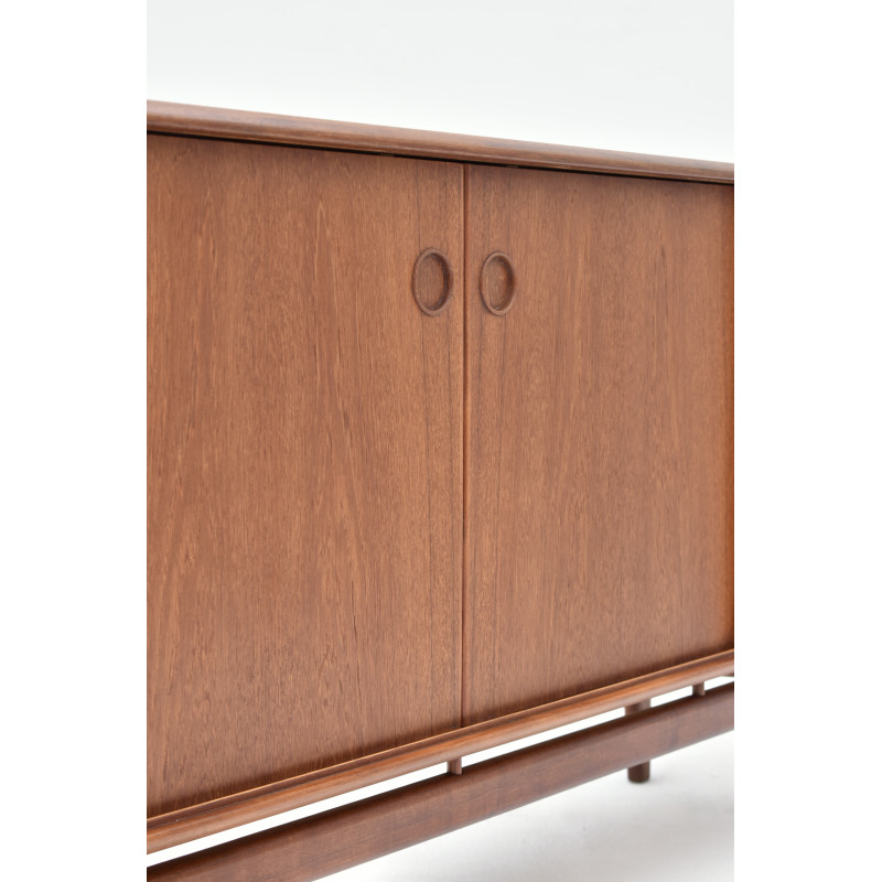 Vintage model Mk189 teak sideboard by Arne Hovmand Olsen for Mogens Kold, Denmark