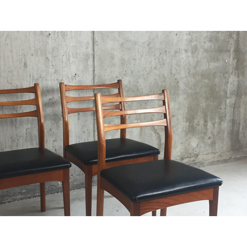 Ensemble de 4 chaises vintage Meredrew en teck et simili cuir - 1960