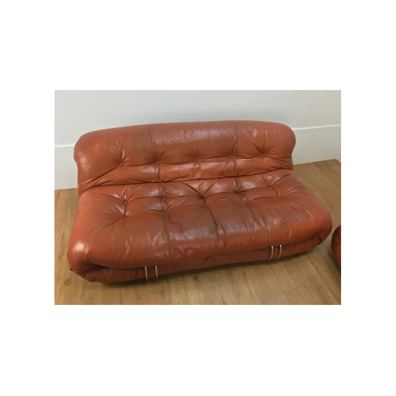 Paar vintage Soriana cognac lederen sofa's door Tobia Scarpa voor Cassina