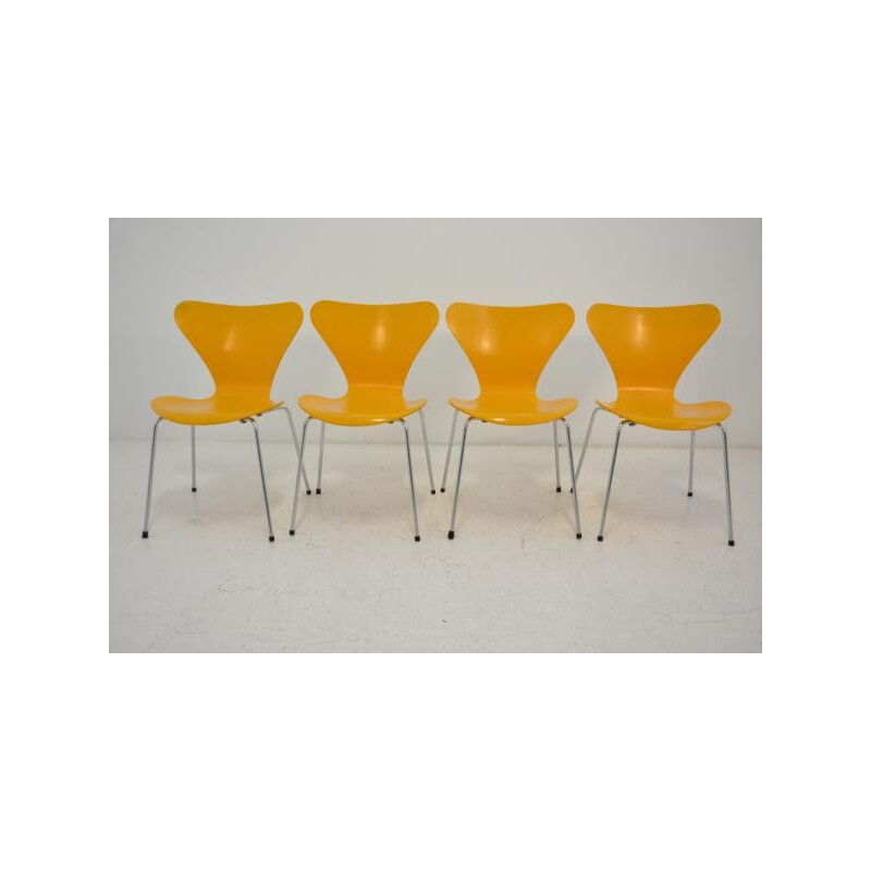 Fritz Hansen "série 7" set of 4 chairs, Arne JACOBSEN - 1970