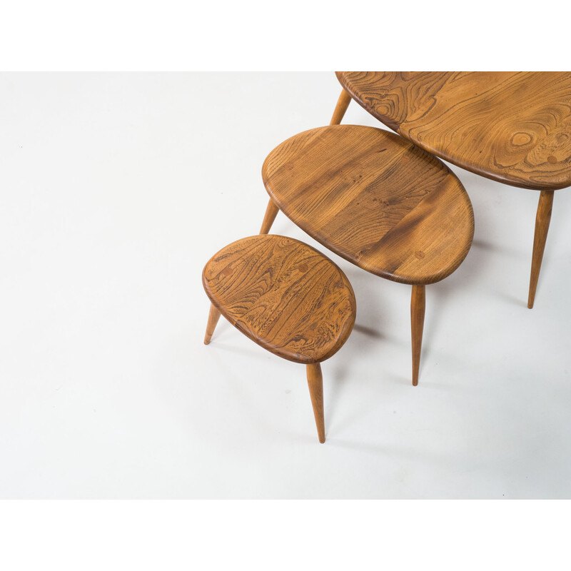 Vintage nº. 354 "Pebble" mesas de nidificação em madeira de olmo e faia por Lucian Randolph Ercolani para Ercol, anos 60