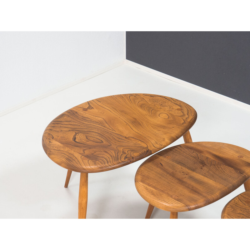 Vintage no. 354 "Pebble" nesting tables in elmwood and beechwood by Lucian Randolph Ercolani for Ercol, 1960s