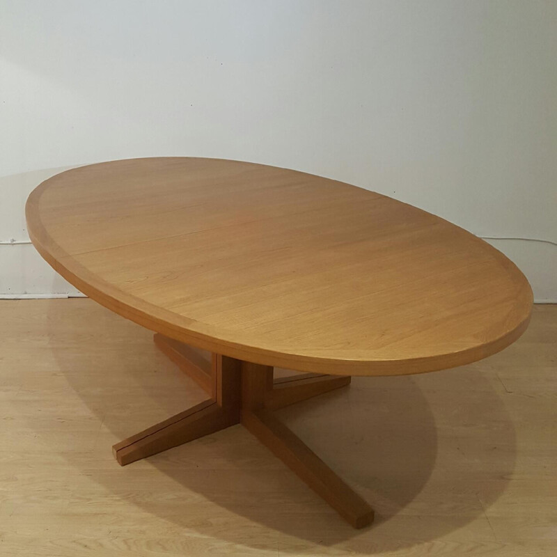 Grande table ovale en teck blond, John MORTENSEN - 1960