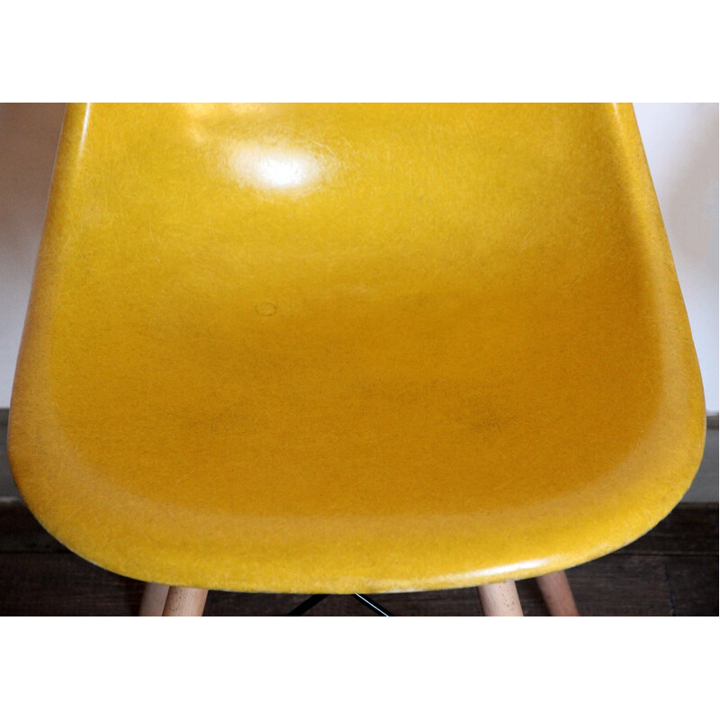 Paar vintage gele Dsw stoelen van Charles en Ray Eames voor Herman Miller